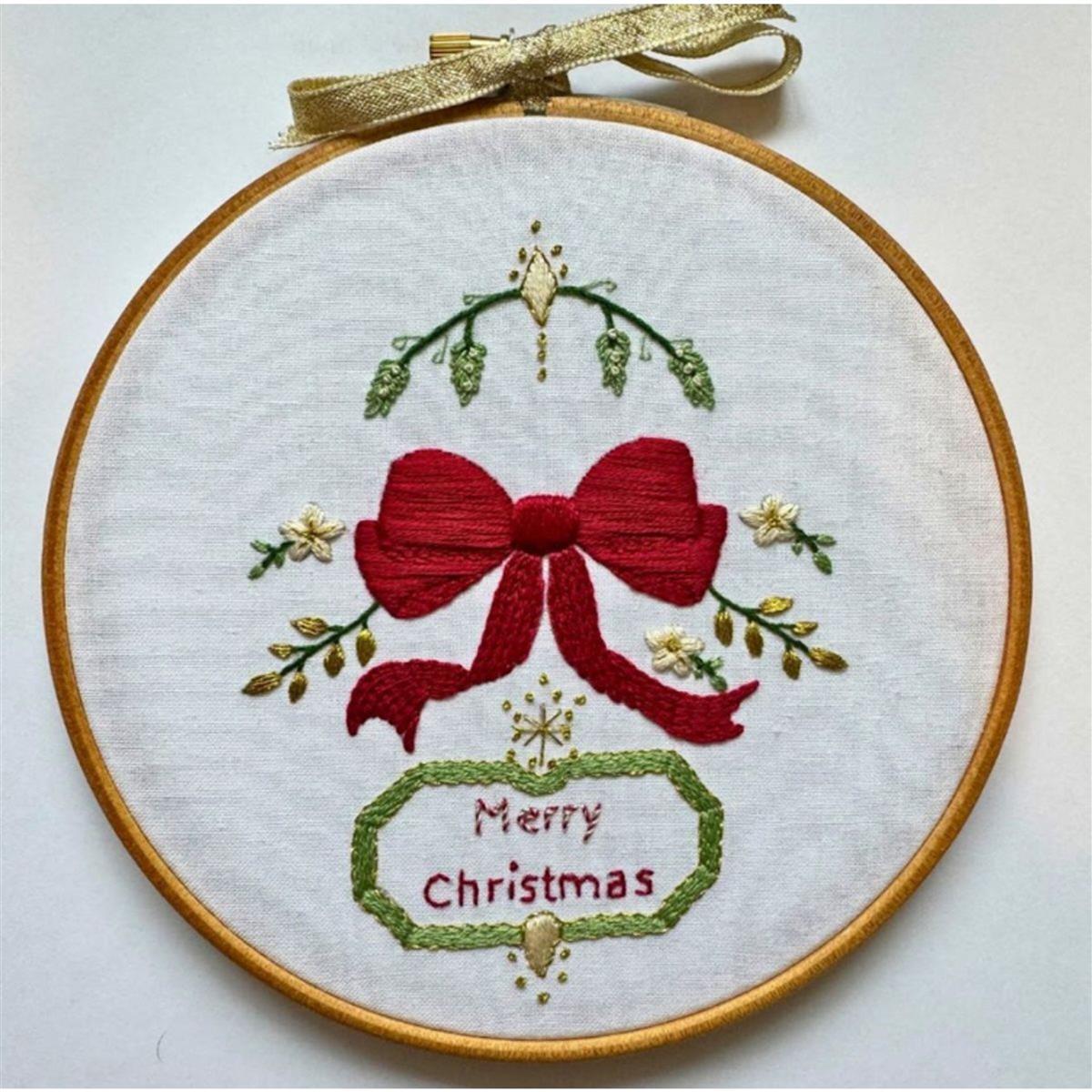 Treasure Kave Christmas Bow & Mistletoe Embroidery Kit SewingStreet