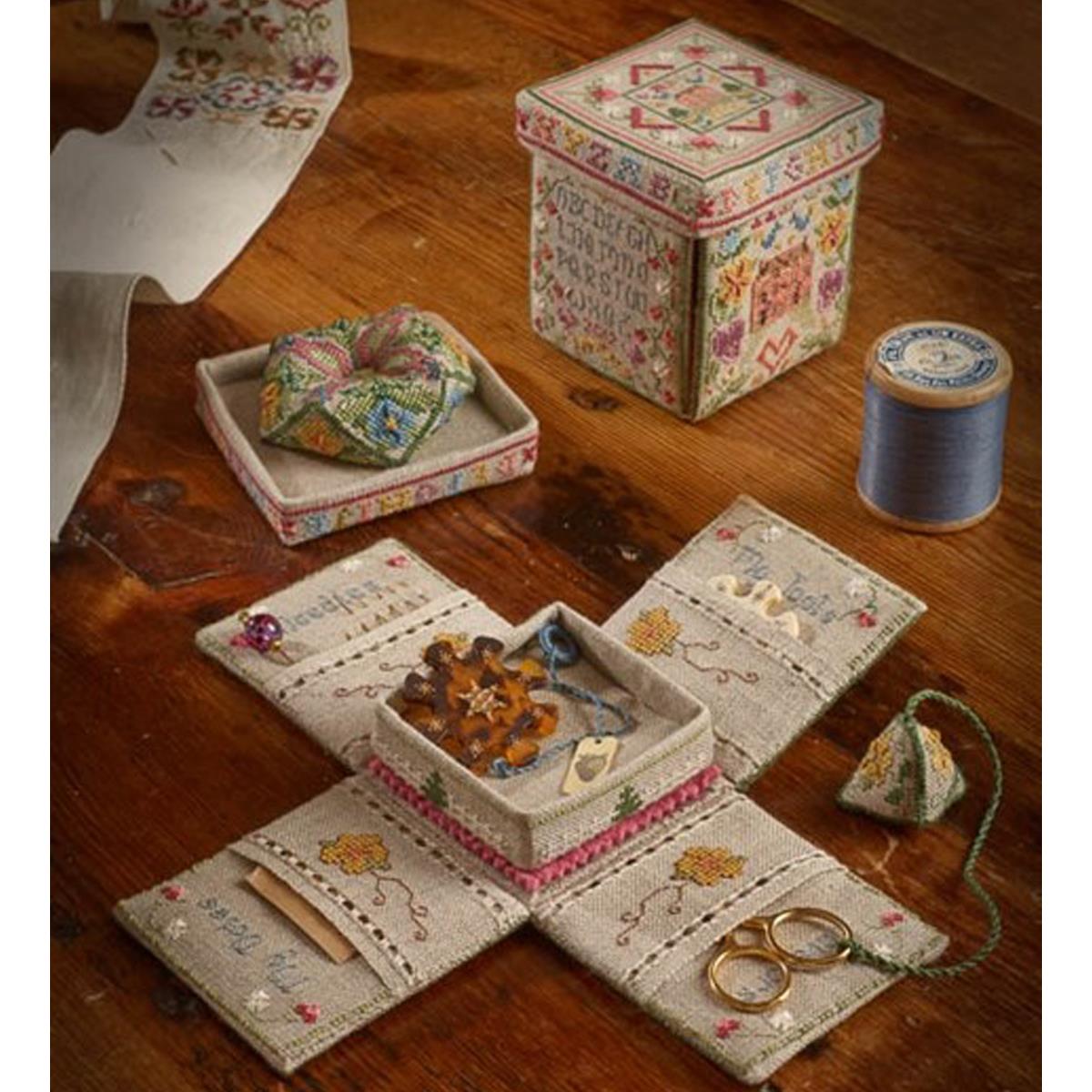 The Cross Stitch Guild Special Sampler Box Sewingstreet 9499