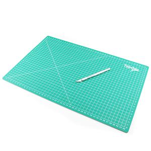 1 x A3 self healing cutting mat with crafting knive and spare blades