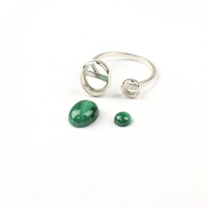 925 Sterling Silver Adjustable Ring with Malachite Approx 10x8 & 5mm  