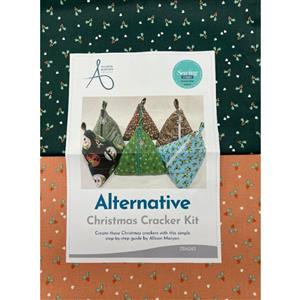 Allison Maryon's Hearts & Holly Alternative Crackers Kit: Instructions, Fabric, Zips & Charms (8pcs)